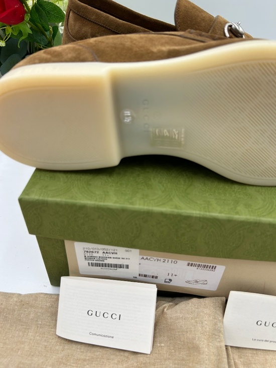 Men’s Gucci tan suede horse bit loafers. Size 11.5.(fits 12 US.) made in Italy. main image 10